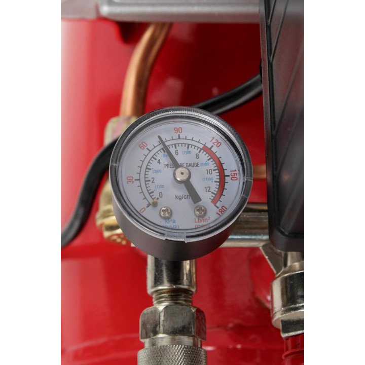 Kompresor Olejowy 24L KD400 + Zestaw 8w1 KD400-K3