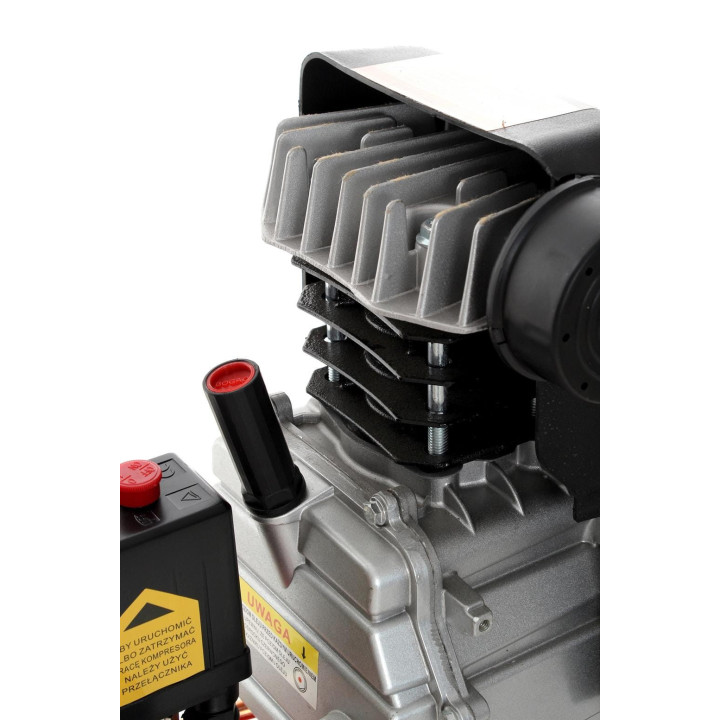 KOMPRESOR 50L + ZESTAW PNEUMATYCZNY KD401 K3