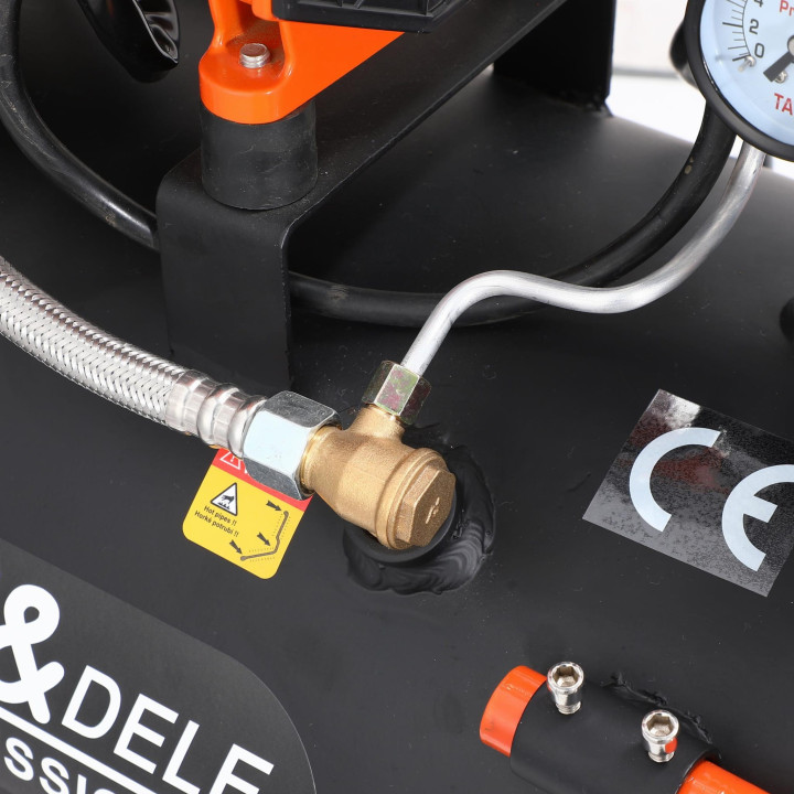 Kompresor bezolejowy 2200W 50L KD1393