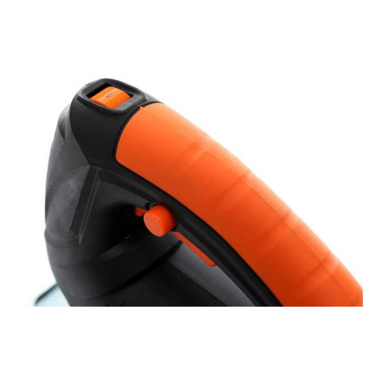 Wyrzynarka 700W KD1675
